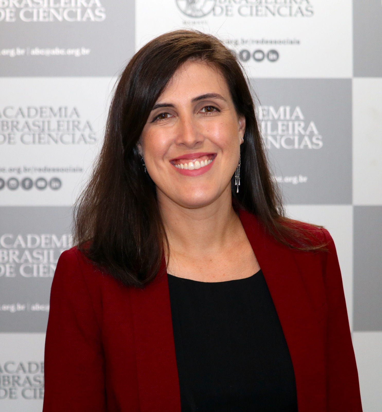 Profa. Dra. Adriana Carvalho